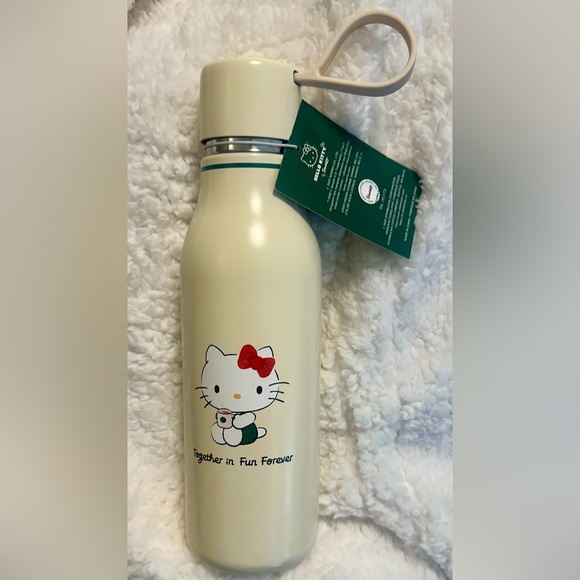 ❤️ 🐱 NEW Starbucks Hello Kitty 20 fl. oz. stainless steel water bottle❤️🐱